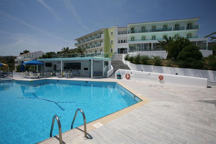 Imagen de la piscina del Hotel Princessa Riviera Resort. Foto 15