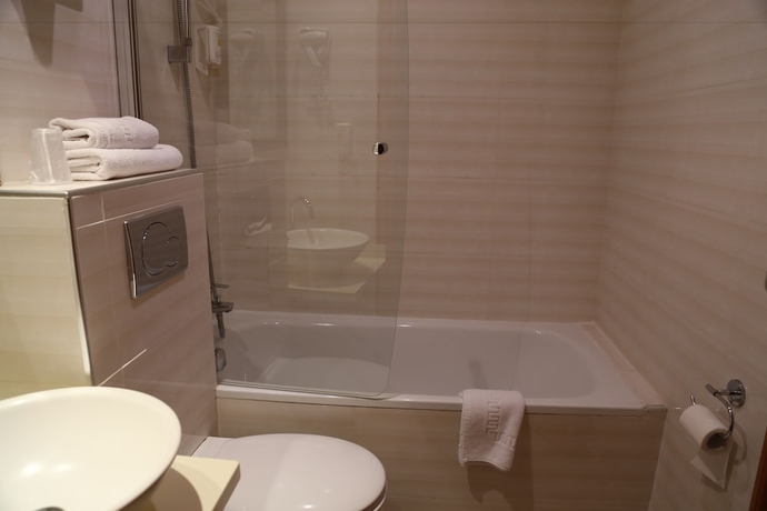 Imagen de la habitación del Hotel Princesse Isabelle. Foto 14