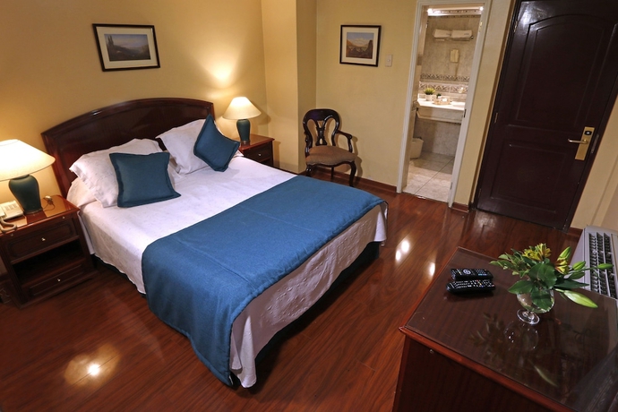 Imagen de la habitación del Hotel Principado De Asturias. Foto 8