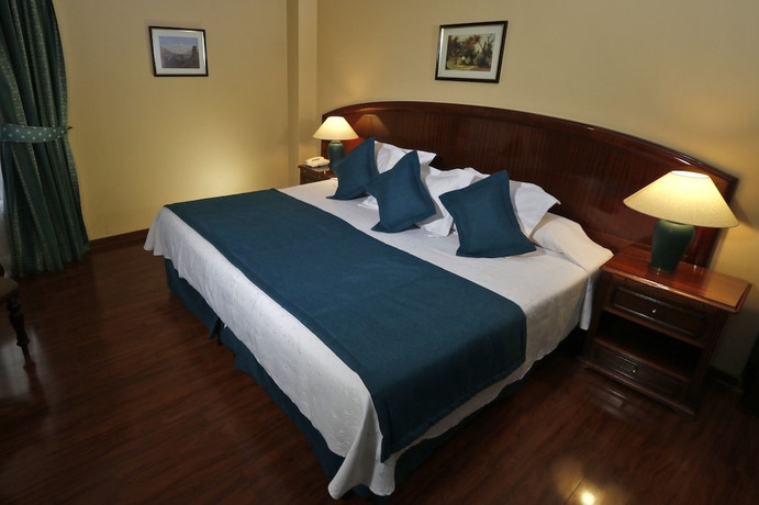 Imagen de la habitación del Hotel Principado De Asturias. Foto 11