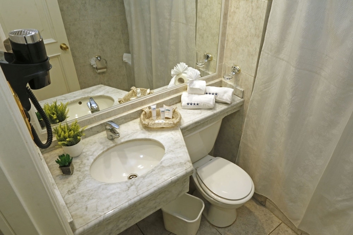 Imagen de la habitación del Hotel Principado De Asturias. Foto 15