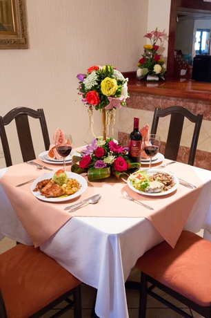 Imagen del bar/restaurante del Hotel Principado Tijuana Zona Aeropuerto. Foto 3