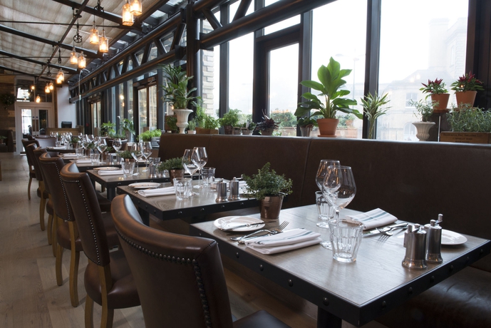 Imagen del bar/restaurante del Hotel Principal York. Foto 6