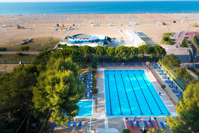 Imagen de la piscina del Hotel Principe Bibione. Foto 14