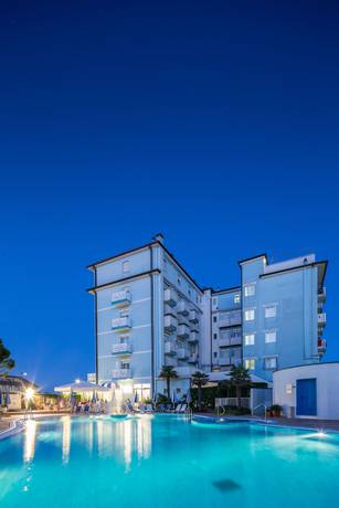 Imagen de la piscina del Hotel Principe, Caorle. Foto 20