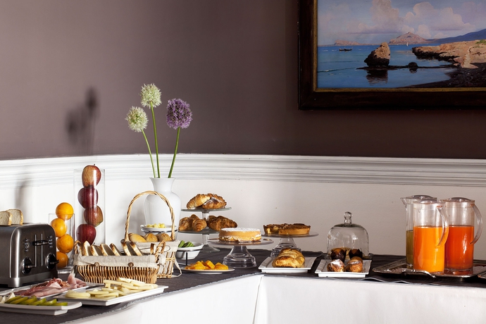 Imagen del bar/restaurante del Hotel Principe Di Villafranca. Foto 4