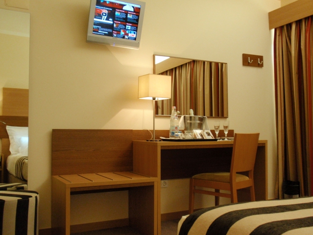 Imagen de la habitación del Hotel Principe Lisboa. Foto 6