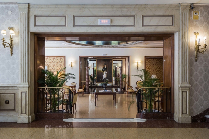 Imagen de los interiores del Hotel Principe Pio. Foto 11