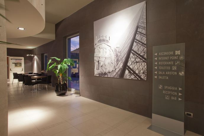 Imagen de los interiores del Hotel Principe Residence. Foto 15