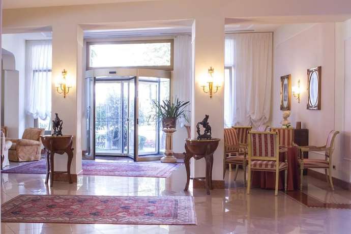 Imagen de los interiores del Hotel Principe Terme. Foto 18