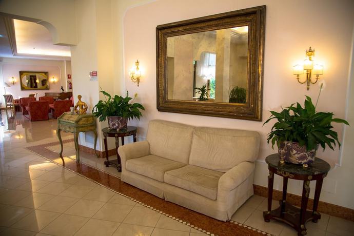 Imagen de los interiores del Hotel Principe Terme. Foto 19