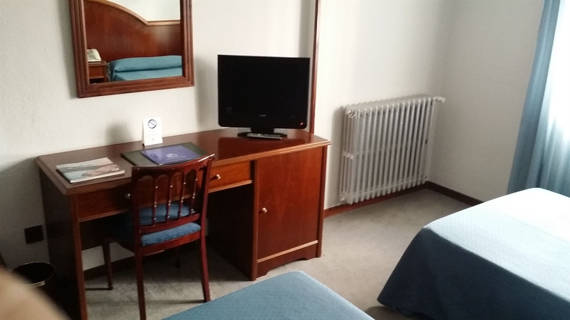 Imagen de la habitación del Hotel Principe de Asturias. Foto 7