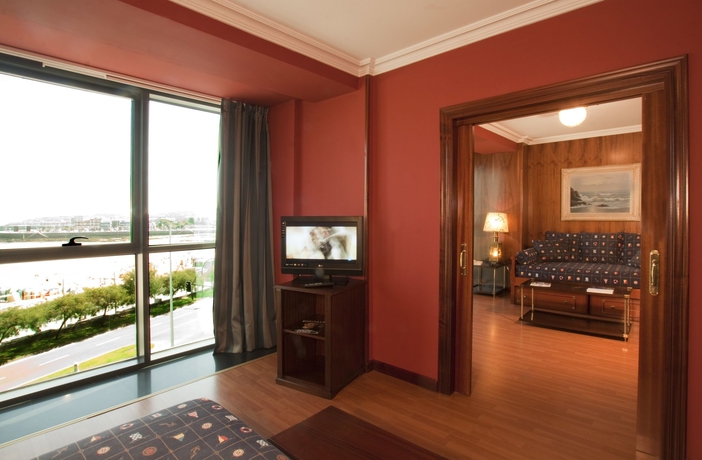 Imagen de la habitación del Hotel Principe de Asturias. Foto 9