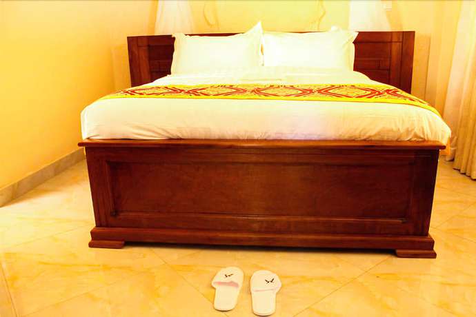 Imagen de la habitación del Hotel Prinias. Foto 12