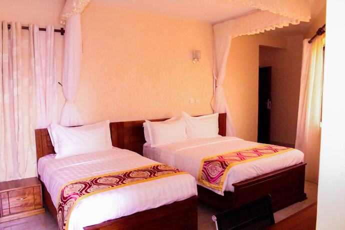 Imagen de la habitación del Hotel Prinias. Foto 15