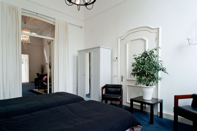 Imagen de la habitación del Hotel Prins Hendrik. Foto 2