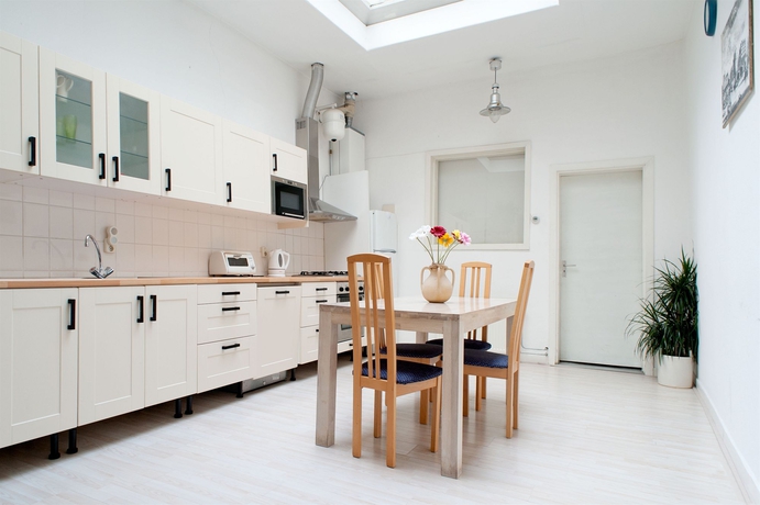 Imagen de la habitación del Hotel Prins Hendrik. Foto 12