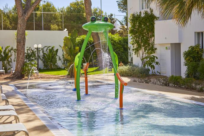 Imagen de los exteriores del Hotel Prinsotel Alba and Spa. Foto 9