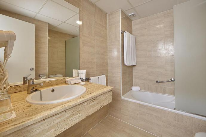 Imagen de la habitación del Hotel Prinsotel Alba and Spa. Foto 7