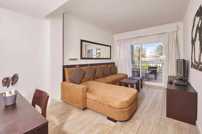 Imagen de la habitación del Hotel Prinsotel La Dorada. Foto 9