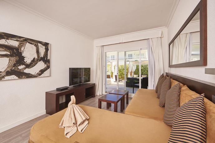 Imagen de la habitación del Hotel Prinsotel La Dorada. Foto 11