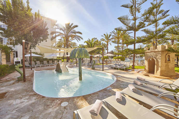 Imagen de los exteriores del Hotel Prinsotel La Dorada. Foto 15