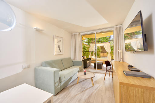 Imagen de la habitación del Hotel Prinsotel la Pineda. Foto 4
