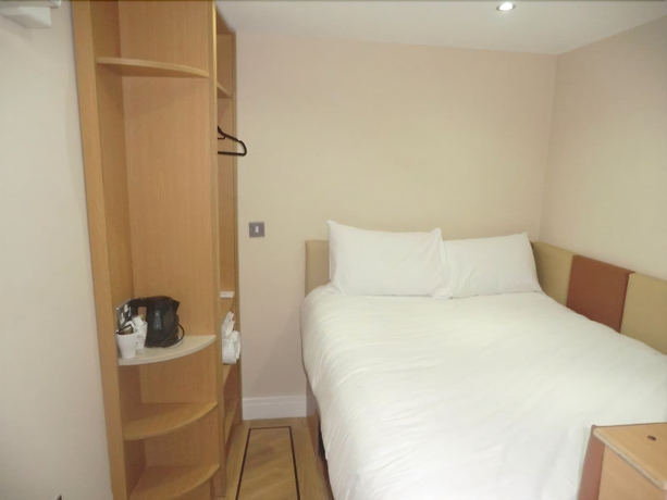 Imagen de la habitación del Hotel Printworks. Foto 16