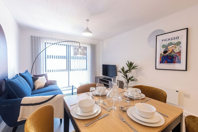 Imagen de la habitación del Hotel Pristine 1 and 2 bedroom apartments near business district, walking distance to city centre, free in. Foto 19