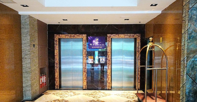Imagen de los interiores del Hotel Pristinehotel. Foto 19