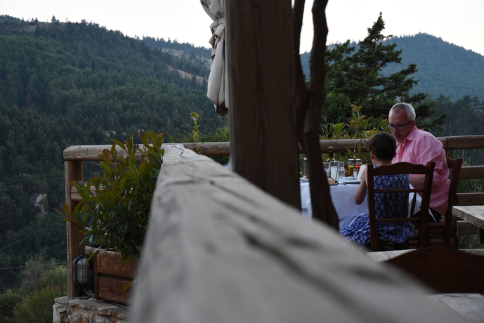 Imagen del bar/restaurante del Hotel Pritanio. Foto 6