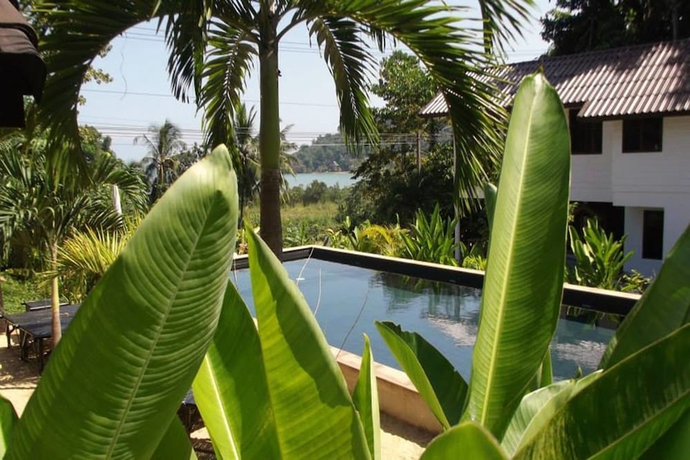 Imagen de la piscina del Hotel Privacy Resort Koh Chang. Foto 13