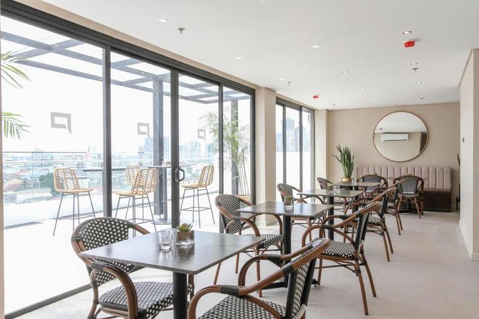 Imagen del bar/restaurante del Hotel Privato Makati. Foto 7