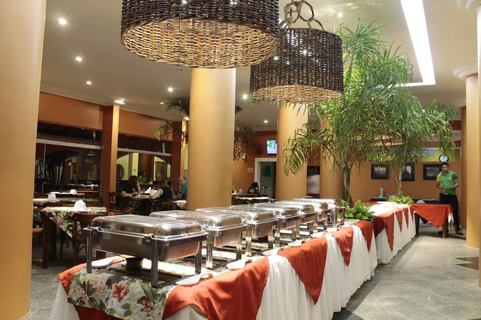 Imagen del bar/restaurante del Hotel Priv&ecirc; Do Atalaia. Foto 3