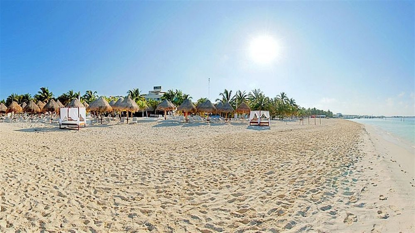 Imagen de los exteriores del Hotel Privilege Aluxes Isla Mujeres Adults Only. Foto 7