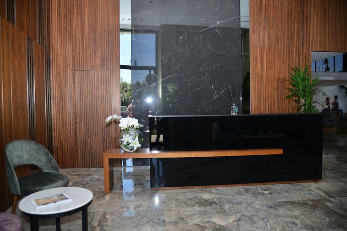 Imagen de los interiores del Hotel Privil&egrave;ge Oasis H&ocirc;tel. Foto 20