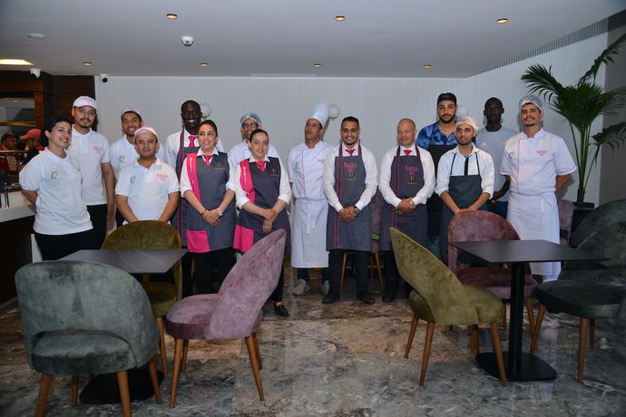 Imagen del bar/restaurante del Hotel Privil&egrave;ge Oasis H&ocirc;tel. Foto 4