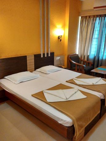 Imagen de la habitación del Hotel Priyadarshini Classic. Foto 11