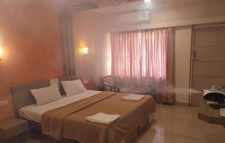 Imagen de la habitación del Hotel Priyadarshini Classic. Foto 13
