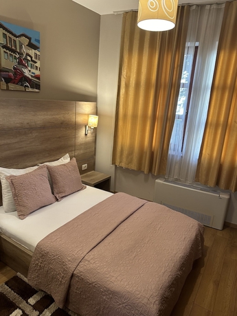 Imagen de la habitación del Hotel Prizreni. Foto 7