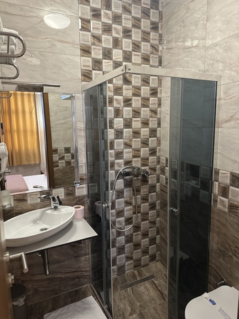 Imagen de la habitación del Hotel Prizreni. Foto 8
