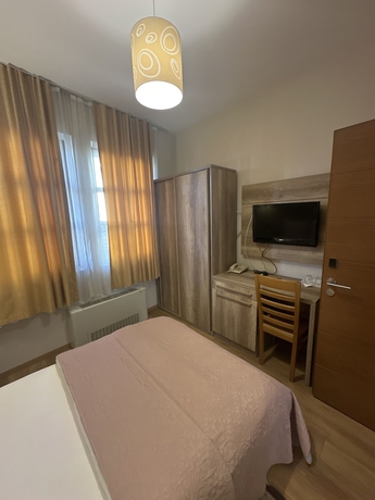 Imagen de la habitación del Hotel Prizreni. Foto 9