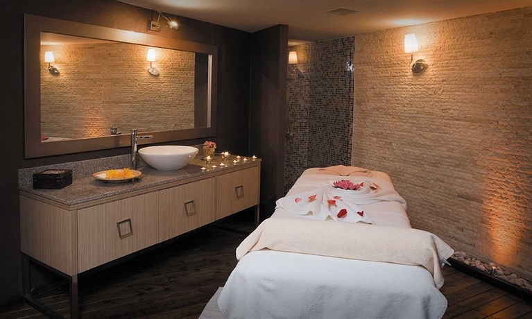 Imagen de los interiores del Hotel Pırıl Thermal and Beauty Spa. Foto 6