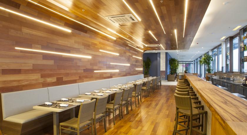 Imagen del bar/restaurante del Hotel Prodigy Santos Dumont by Wish. Foto 3