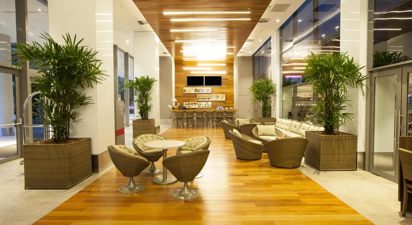Imagen de los interiores del Hotel Prodigy Santos Dumont by Wish. Foto 9