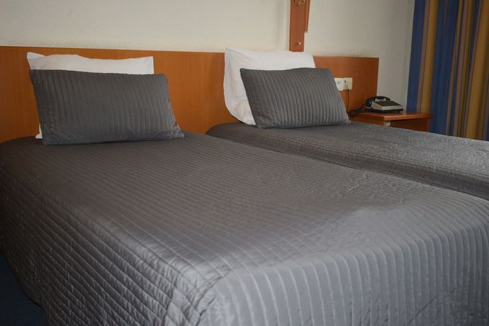 Imagen de la habitación del Hotel Professor. Foto 4
