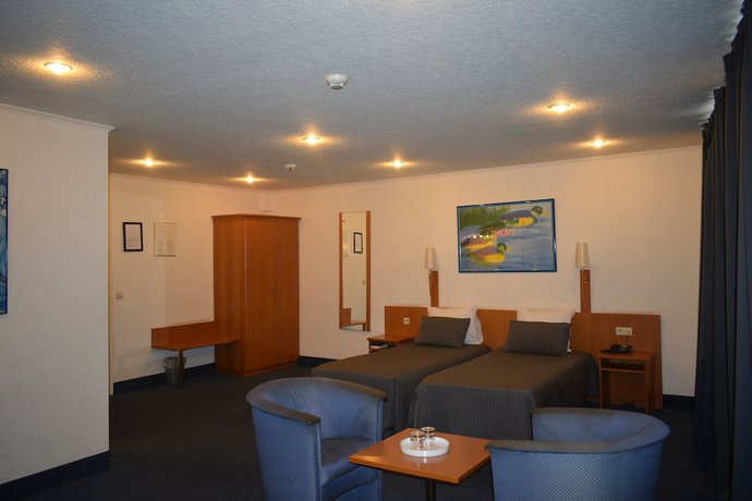 Imagen de la habitación del Hotel Professor. Foto 7