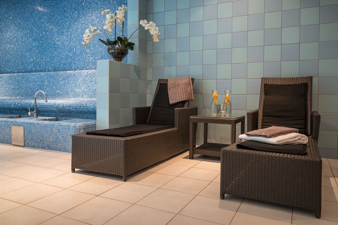 Imagen de la piscina del Hotel Profilhotels Opera. Foto 15