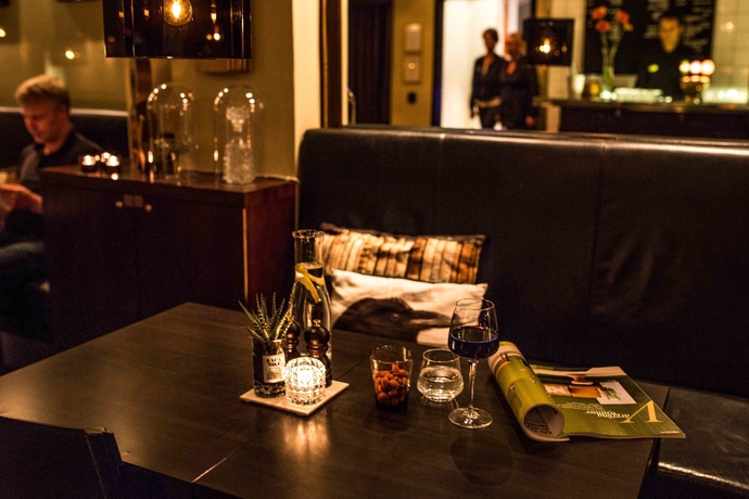 Imagen del bar/restaurante del Hotel Profilhotels Savoy. Foto 5