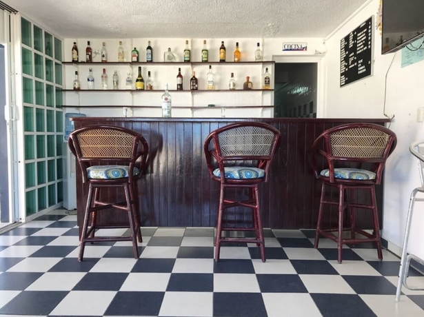 Imagen del bar/restaurante del Hotel Progreso Beach. Foto 5
